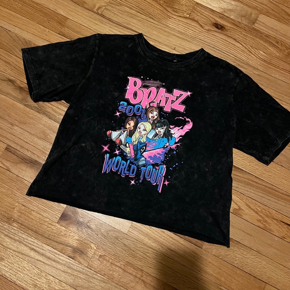 Bratz Tops - Bratz oversized cropped tee